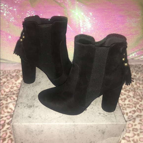 Hot Kiss Shoes - 4for25$🌸hot kiss black suede ankle fringe boots